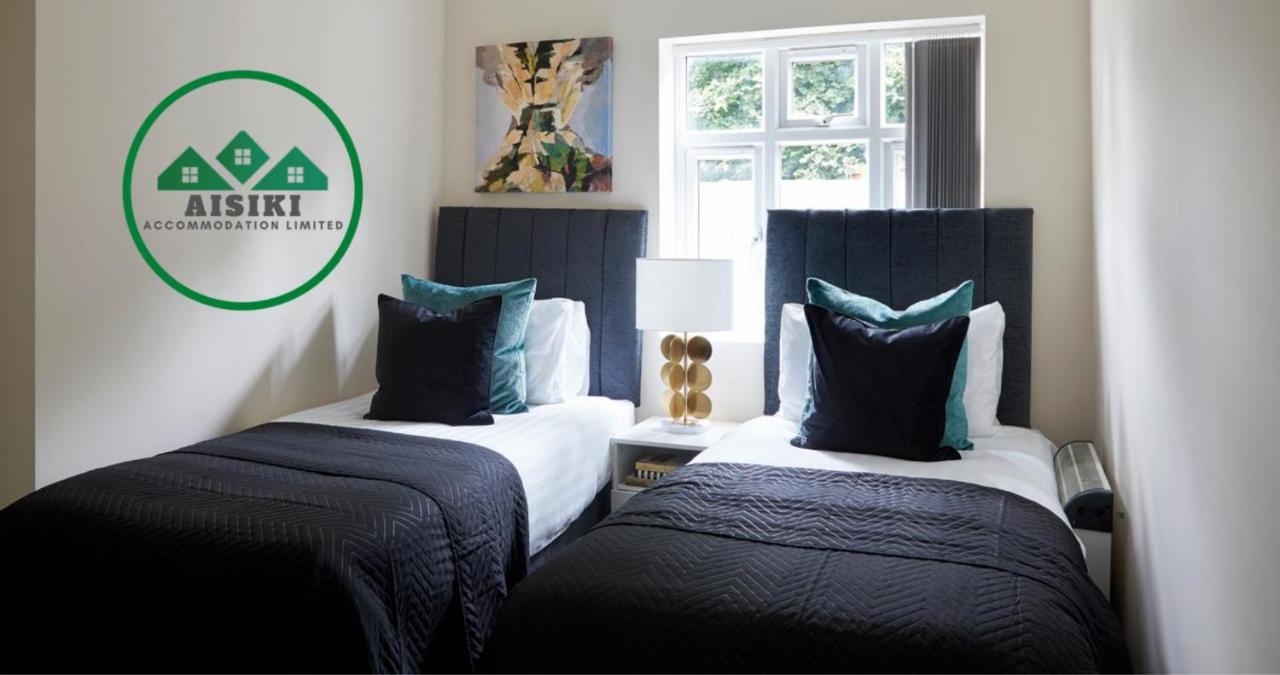 Aisiki Living At Alexandra Road, 2-Bedroom & 2-Bathroom With King Or Twin Beds And With Free Wi-Fi & Parking Watford  Ngoại thất bức ảnh